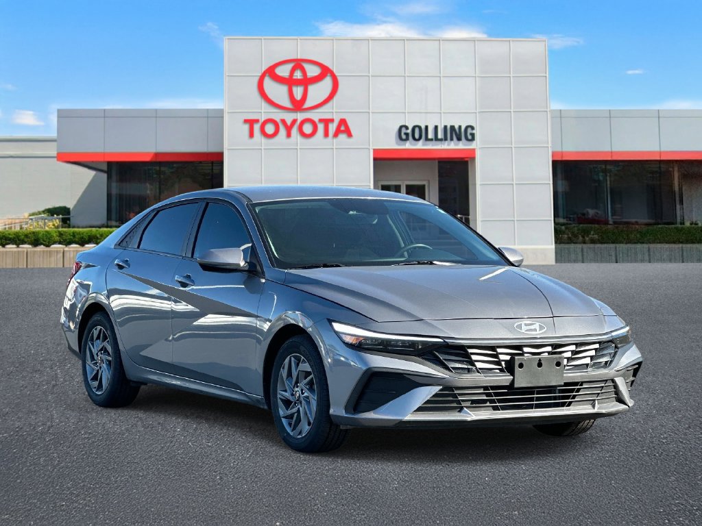 Used 2025 Hyundai Elantra Hybrid FWD image 7