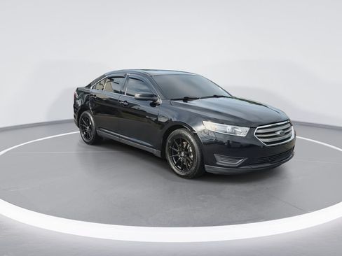 Used 2019 Ford Taurus SE FWD image 2