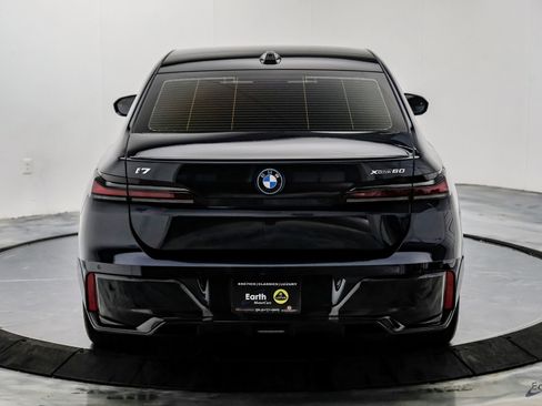 Used 2025 BMW i7 xDrive60 AWD/4WD image 13