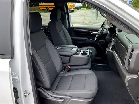Used 2023 Chevrolet Silverado 1500 LT AWD/4WD image 16