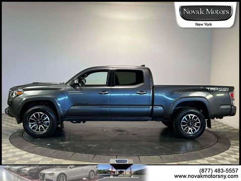 Used 2022 Toyota Tacoma TRD Sport image 5