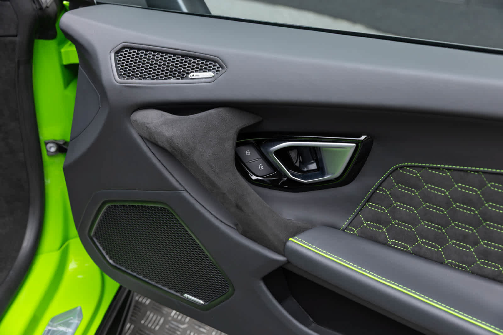 Used 2023 Lamborghini Huracan Tecnica RWD image 37