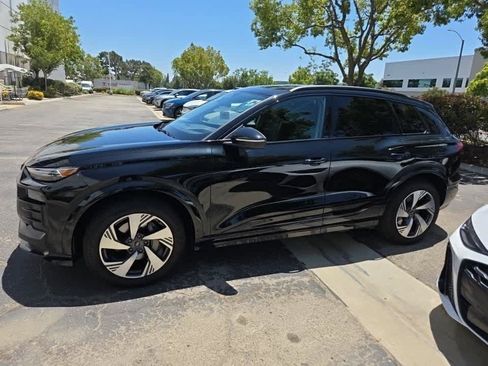 Used 2025 Audi Q6 e-tron Premium Plus w/ Premium Plus AWD/4WD image 7