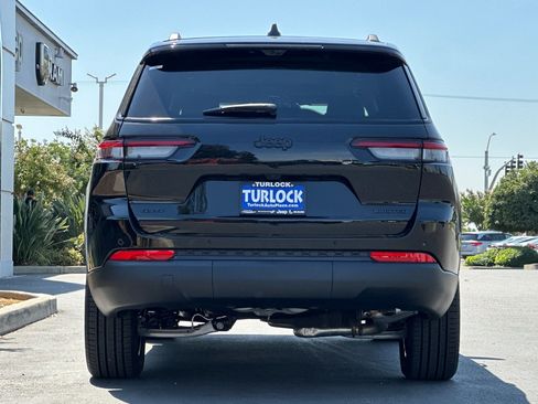 New 2025 Jeep Grand Cherokee L Limited w/ Luxury Tech Group II image 5