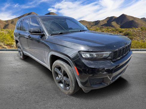 Used 2023 Jeep Grand Cherokee L Laredo AWD/4WD image 3