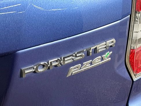Used 2015 Subaru Forester 2.5i Premium w/ All-Weather Package AWD/4WD image 24
