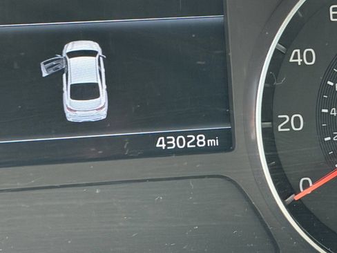 Used 2022 Kia Forte GT-Line w/ GT-Line Premium Package FWD image 6