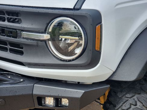 Used 2023 Ford Bronco 2-Door w/ Sasquatch Package AWD/4WD image 9