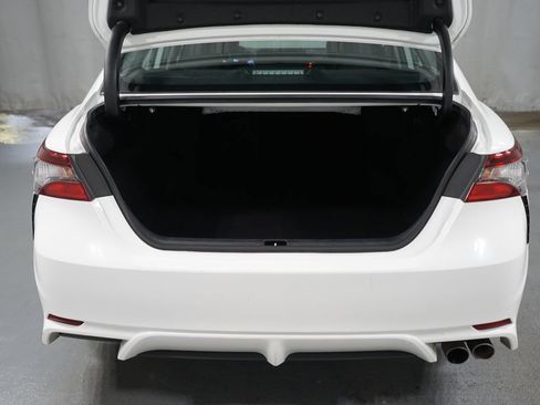 Used 2021 Toyota Camry SE FWD image 31