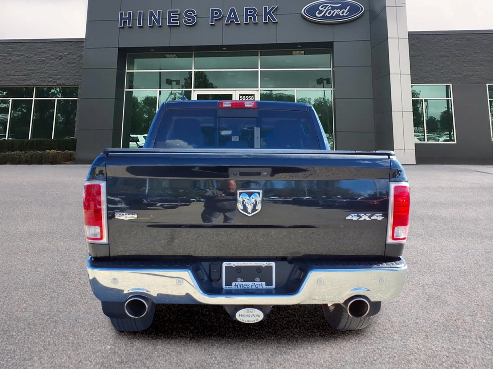 Used 2016 RAM 1500 Laramie w/ Convenience Group AWD/4WD image 6