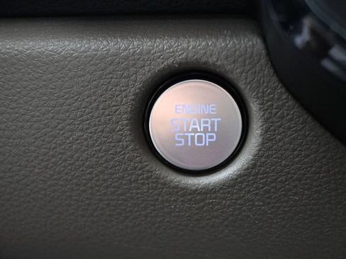 Used 2026 Kia Carnival FWD image 22