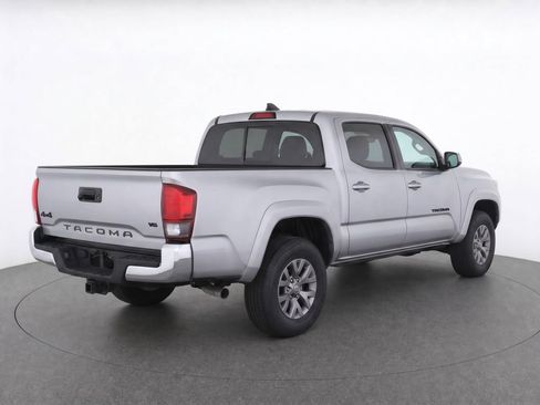 Used 2018 Toyota Tacoma SR5 AWD/4WD image 6