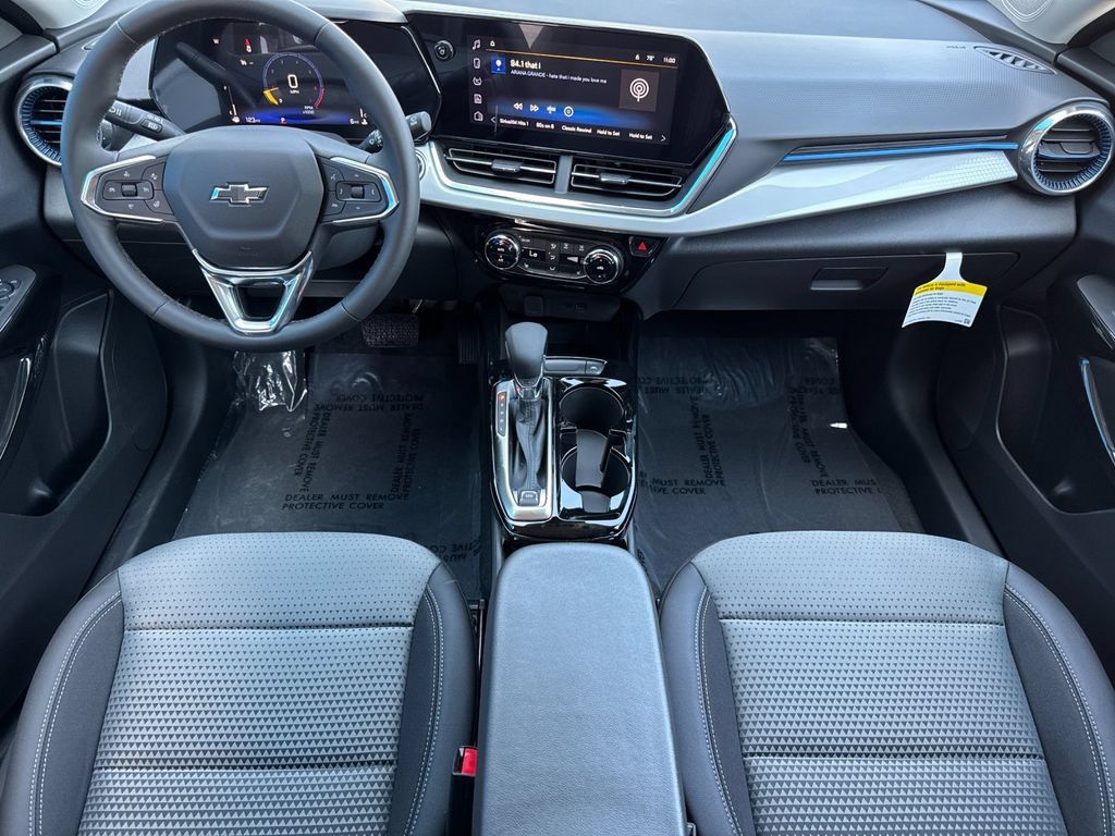 New 2026 Chevrolet Trax LT w/ Midnight Edition FWD image 12