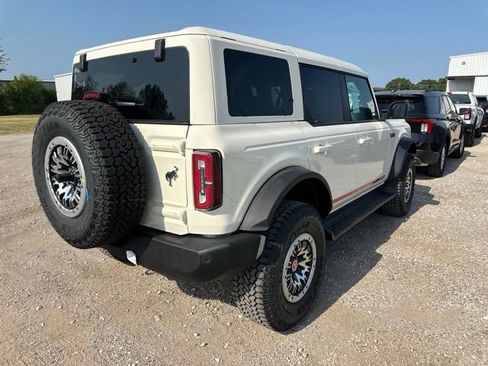 New 2026 Ford Bronco Outer Banks w/ Sasquatch Package AWD/4WD image 4