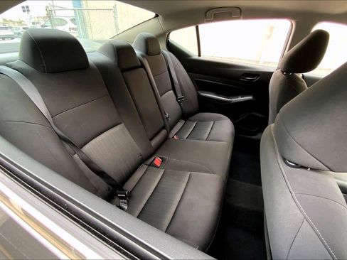 Used 2024 Nissan Altima 2.5 SV image 20