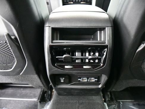 Used 2022 Jeep Grand Cherokee Laredo w/ Luxury Tech Group I image 20