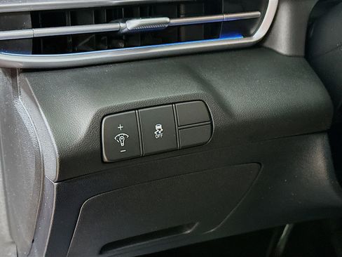 Certified 2024 Hyundai Elantra Limited image 10