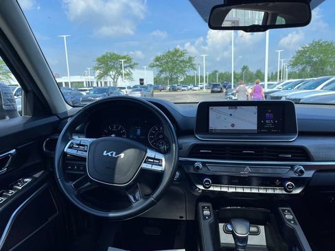 Certified 2022 Kia Telluride EX w/ EX Premium Package FWD image 23