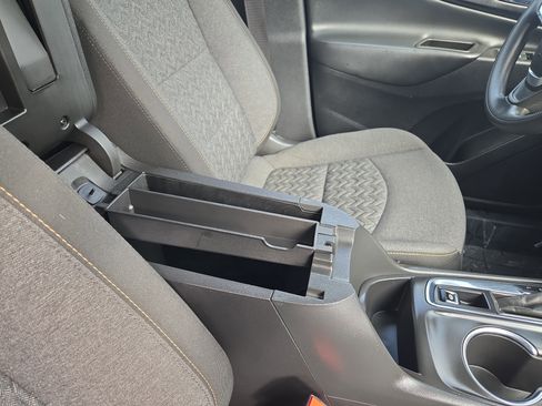 Used 2023 Chevrolet Equinox LT image 27