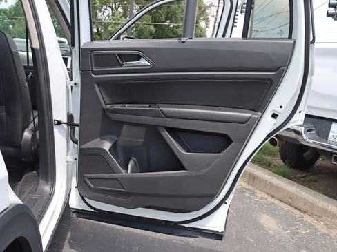 Used 2018 Volkswagen Atlas SE image 35