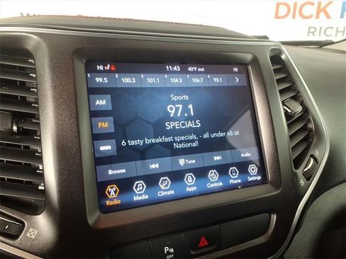 Used 2020 Jeep Cherokee Trailhawk w/ Cold Weather Group image 19