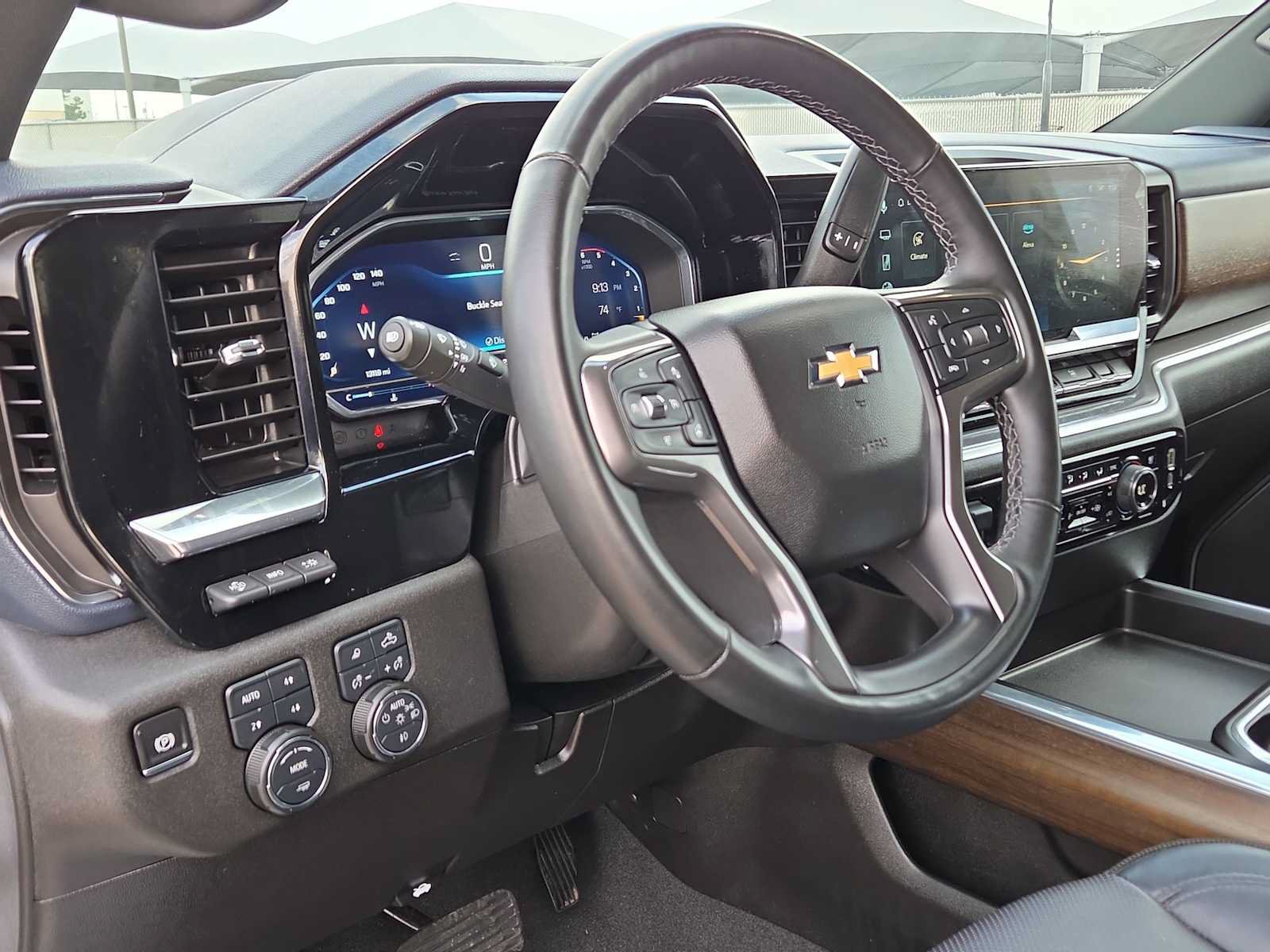 Used 2025 Chevrolet Silverado 3500 High Country w/ Technology Package AWD/4WD image 10