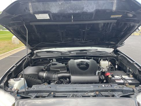 Used 2016 Toyota Tacoma TRD Off-Road AWD/4WD image 27