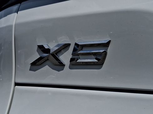 Used 2024 BMW X5 xDrive40i w/ M Sport Package AWD/4WD image 35