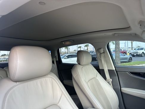 Certified 2021 Lincoln Nautilus Reserve w/ Equipment Group 201A image 25