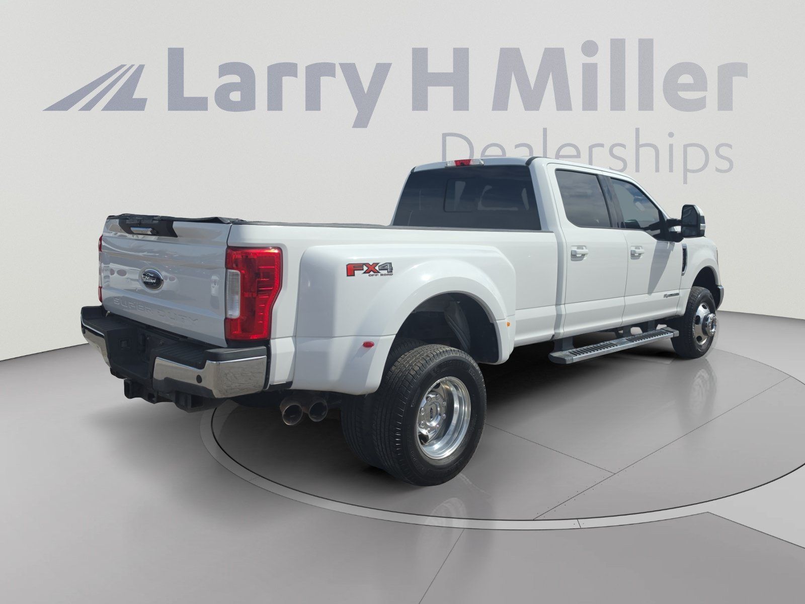 Used 2019 Ford F350 Lariat w/ Lariat Value Package AWD/4WD image 5