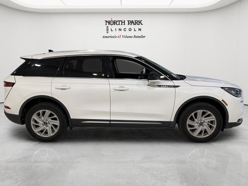 Used 2022 Lincoln Corsair FWD image 6