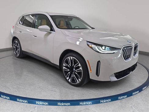 Used 2025 BMW X3 xDrive30i AWD/4WD image 3