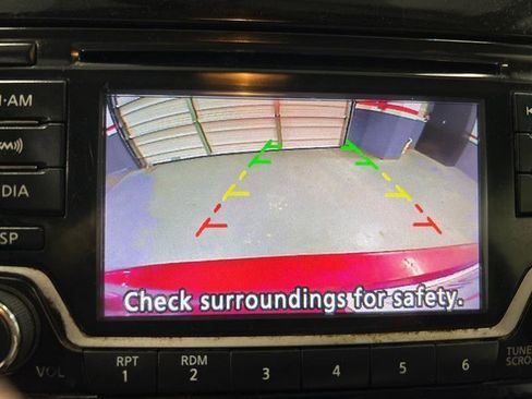 Used 2016 Nissan Versa Note SV image 14