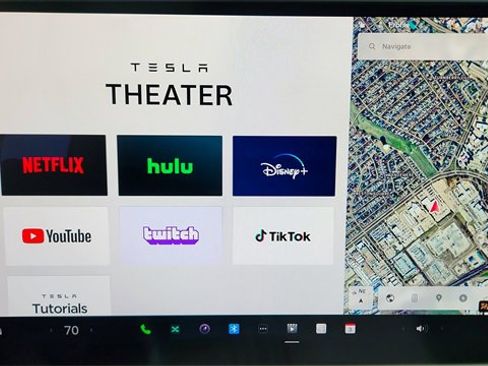 Used 2022 Tesla Model S Plaid image 46