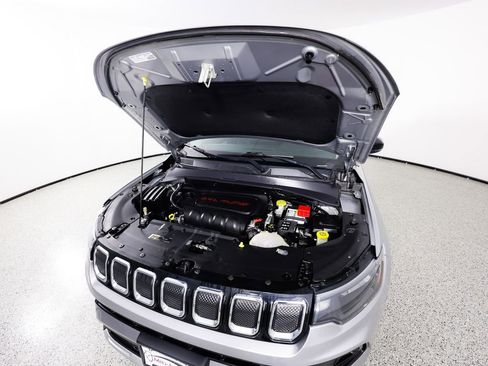 Used 2022 Jeep Compass Limited image 14