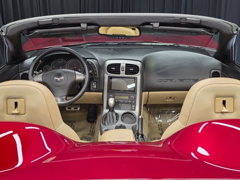 Used 2006 Chevrolet Corvette Convertible w/ Preferred Equipment Group RWD image 3