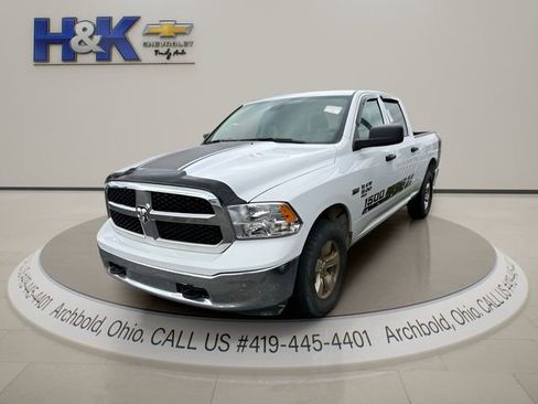 Used 2022 RAM 1500 Classic SLT w/ Protection Group AWD/4WD image 3