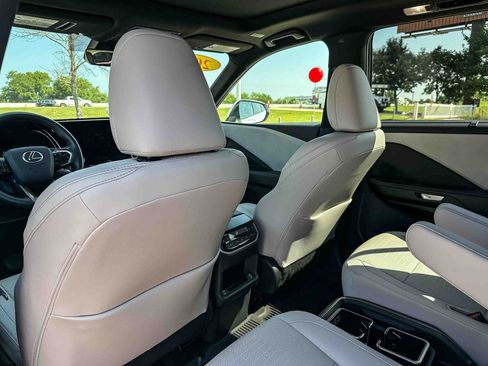 Used 2025 Lexus TX 350 AWD w/ Technology Package image 18