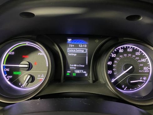 Used 2024 Toyota Camry SE FWD image 19