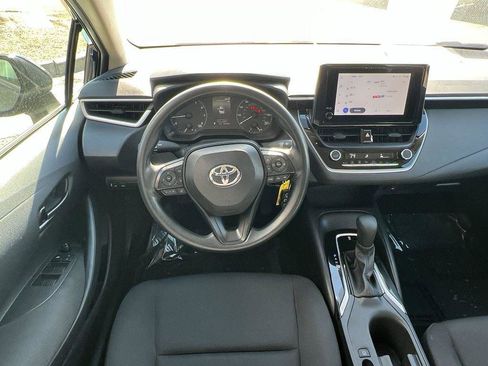 Used 2025 Toyota Corolla LE image 13