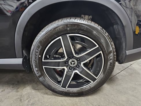 Used 2026 Mercedes-Benz GLC 300 4MATIC image 34