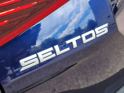 Used 2022 Kia Seltos EX AWD/4WD image 11