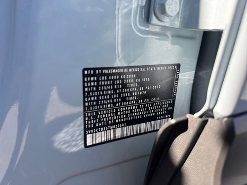 New 2026 Volkswagen Taos SE image 35