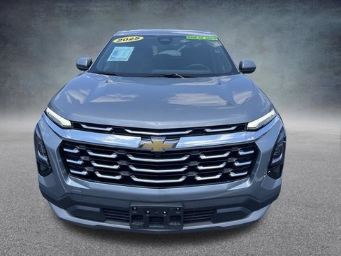 Used 2025 Chevrolet Equinox LT FWD image 3
