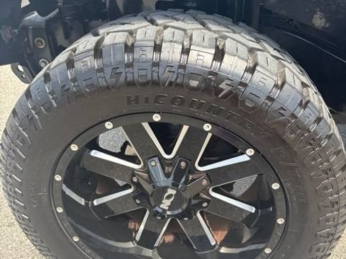 Used 2012 Jeep Wrangler Unlimited Rubicon AWD/4WD image 12