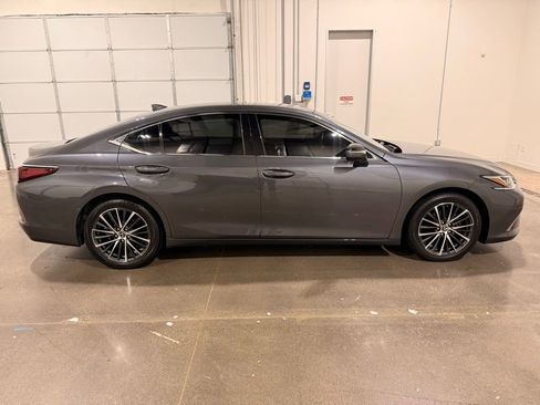 Used 2022 Lexus ES 350 w/ Premium Package image 4
