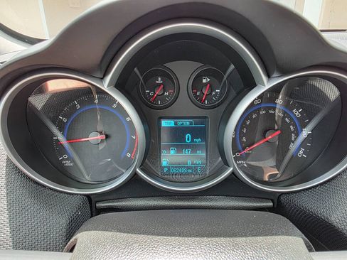 Used 2016 Chevrolet Cruze LT w/ Technology Package FWD image 14