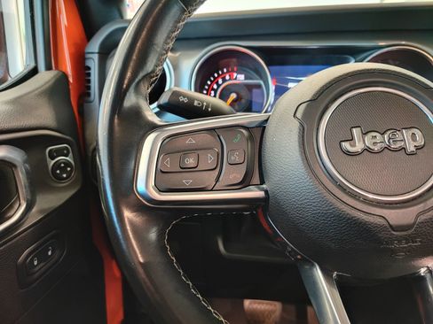 Used 2020 Jeep Wrangler Unlimited Sahara w/ Uconnect 4C Nav & Sound Group AWD/4WD image 15
