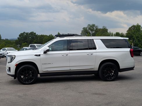 Used 2023 GMC Yukon XL Denali w/ Denali Reserve Package AWD/4WD image 6