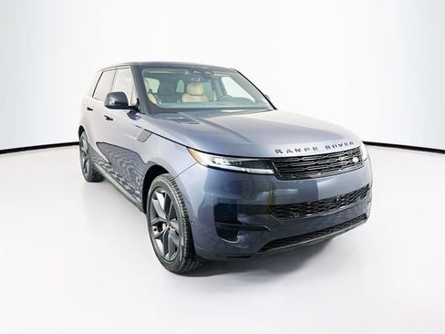 Used 2024 Land Rover Range Rover Sport SE AWD/4WD image 3